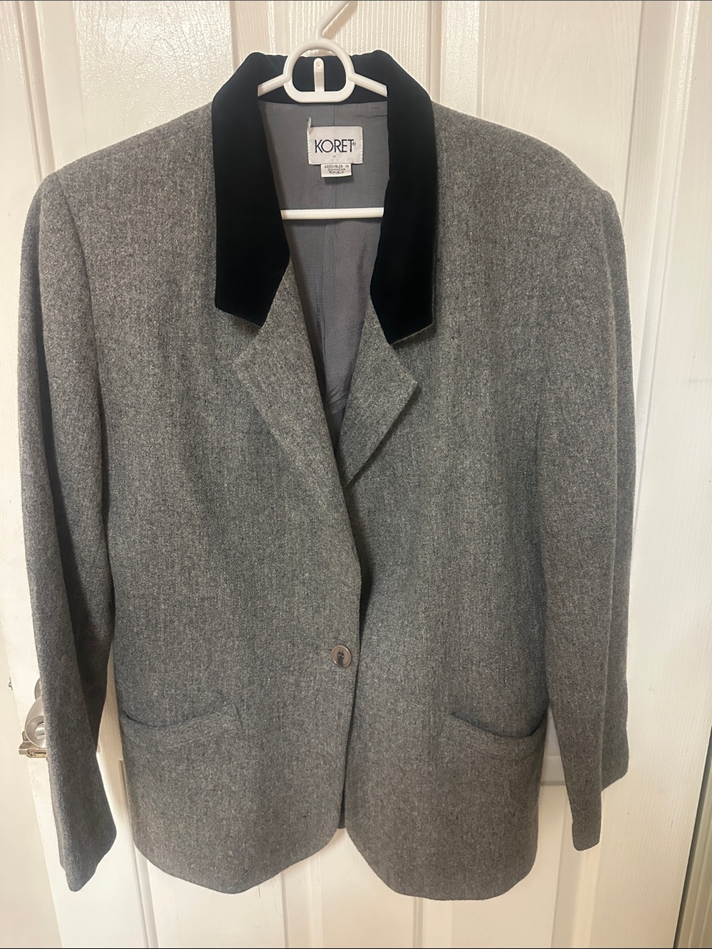 Koret Gray Blazer with Black Velvet Collar